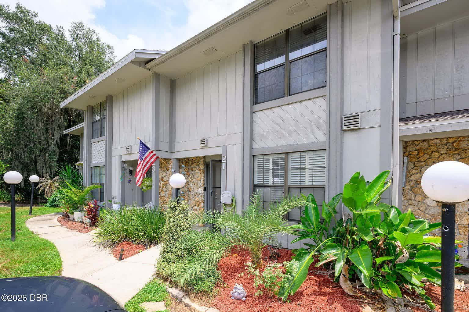 21 Oakwood Park, Ormond Beach, FL 32174 photo 2