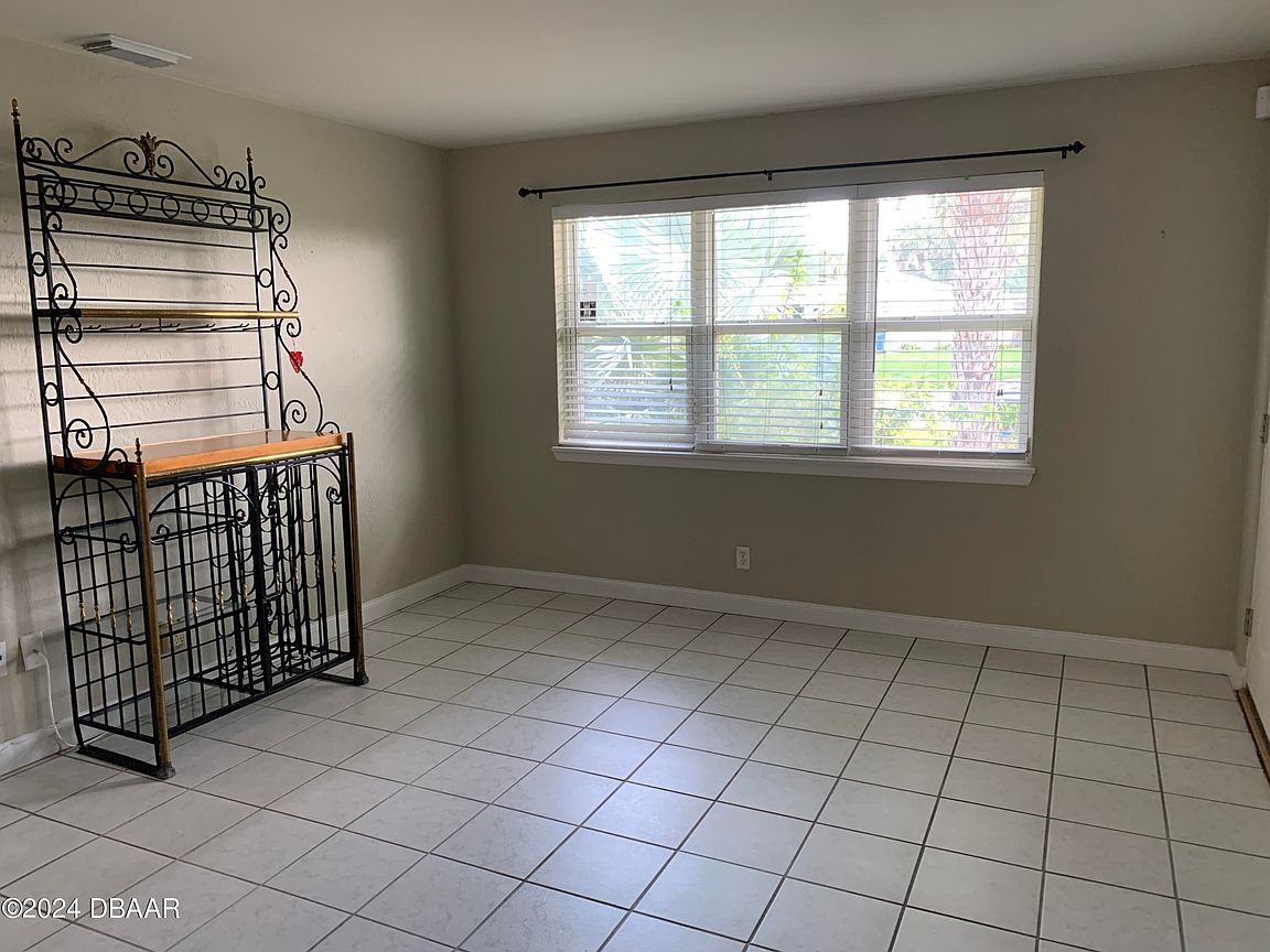 25 Seaside Dr, Ormond Beach, FL 32176 photo 4