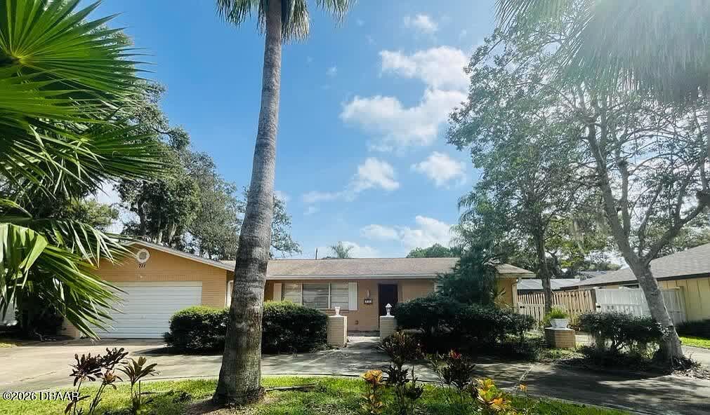 711 Lindenwood Cir E, Ormond Beach, FL 32174